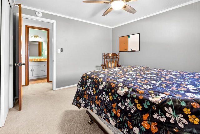3320 CRESTVIEW DRIVE, Appleton, WI 54915