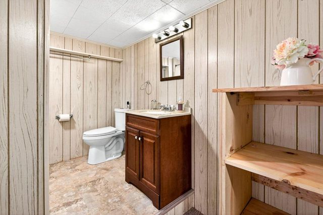 3320 CRESTVIEW DRIVE, Appleton, WI 54915