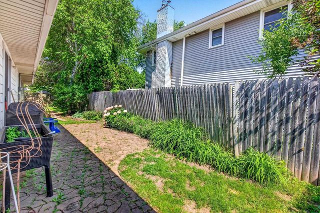 3320 CRESTVIEW DRIVE, Appleton, WI 54915
