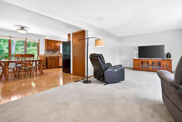 3320 CRESTVIEW DRIVE, Appleton, WI 54915