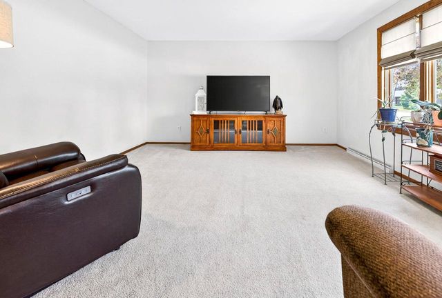 3320 CRESTVIEW DRIVE, Appleton, WI 54915