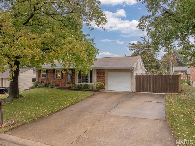3212 Denton Lane, St Charles, MO 63301