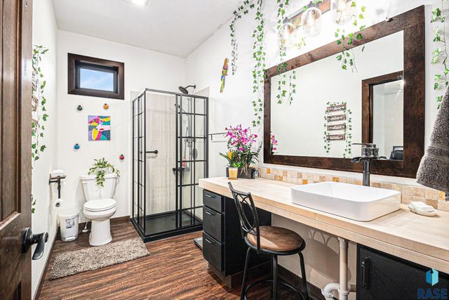 815 Heatherwood Ave Avenue, Madison, SD 57042