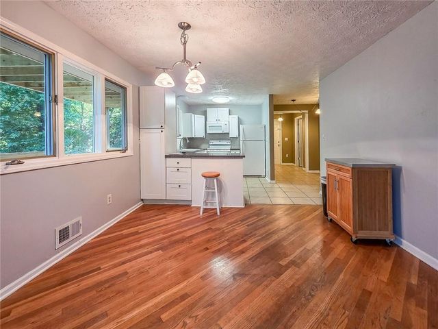 10 Old Griffin Road, Dallas, GA 30157