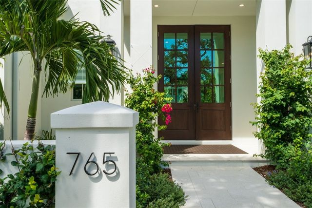 765 Azalea Lane, Vero Beach, FL 32963