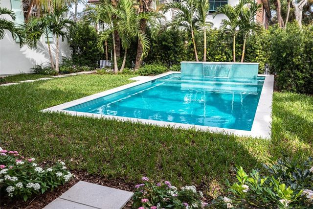 765 Azalea Lane, Vero Beach, FL 32963