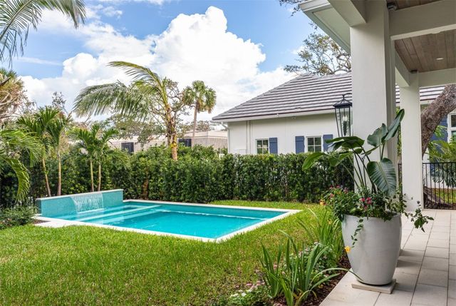 765 Azalea Lane, Vero Beach, FL 32963