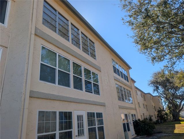 11620 PARK BOULEVARD 209, Seminole, FL 33772