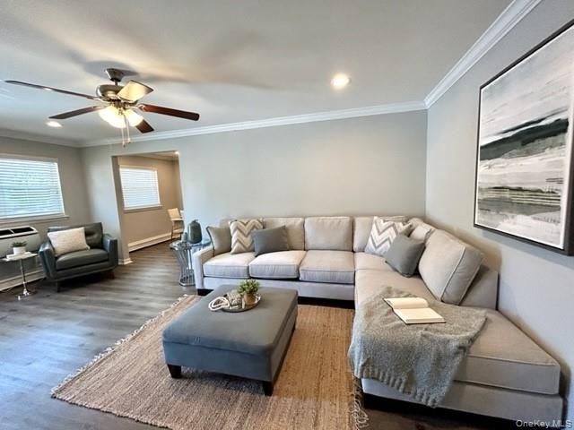 280 Bellmore Avenue 122, East Islip, NY 11730