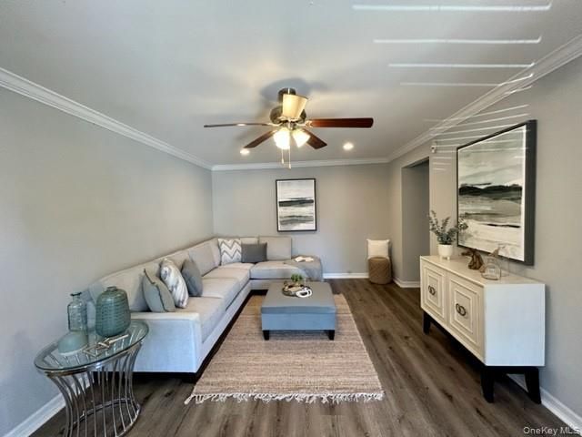 280 Bellmore Avenue 122, East Islip, NY 11730