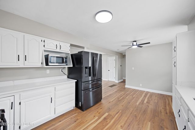 8905 Mapleview Dr, Louisville, KY 40258