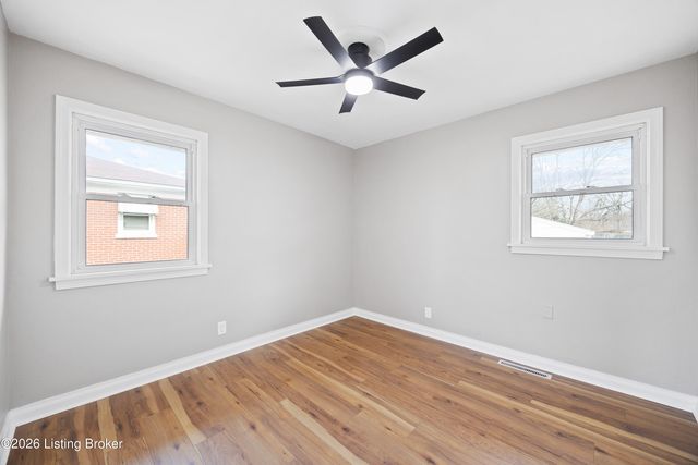 8905 Mapleview Dr, Louisville, KY 40258