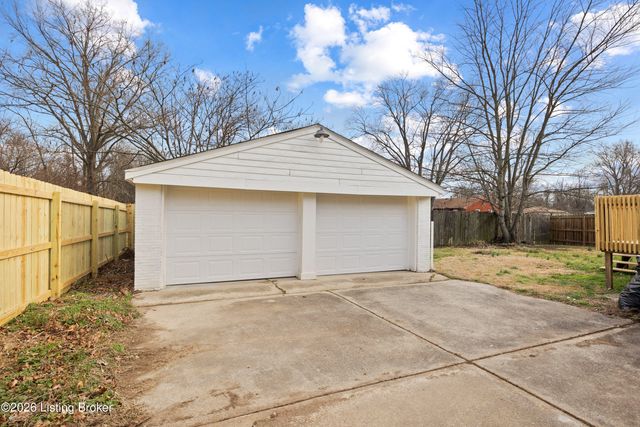 8905 Mapleview Dr, Louisville, KY 40258