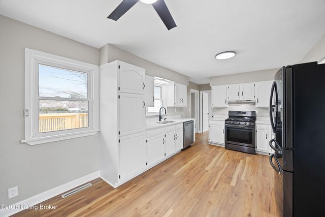 8905 Mapleview Dr, Louisville, KY 40258