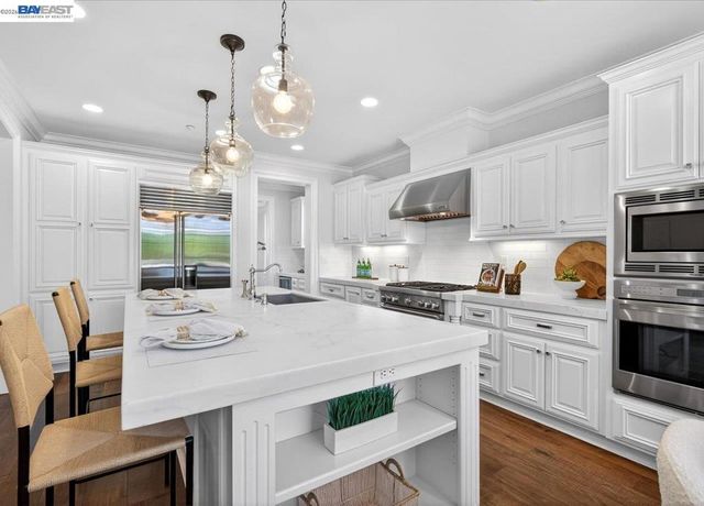 130 Tamarind Ln, Danville, CA 94526