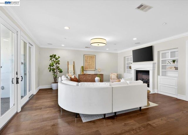 130 Tamarind Ln, Danville, CA 94526