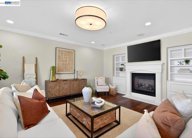 130 Tamarind Ln, Danville, CA 94526