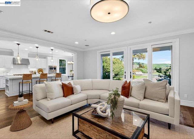 130 Tamarind Ln, Danville, CA 94526