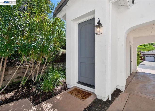 130 Tamarind Ln, Danville, CA 94526