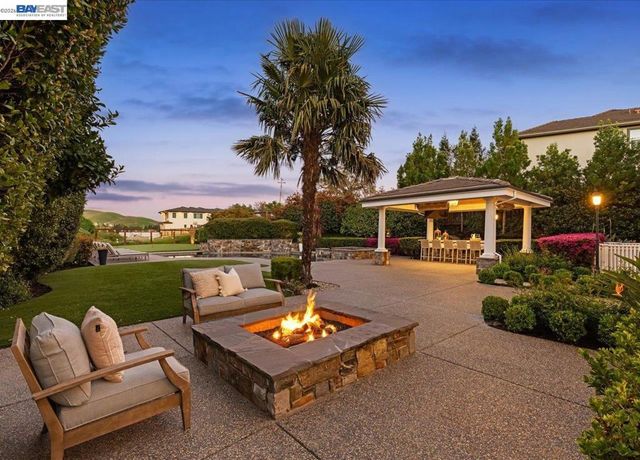 130 Tamarind Ln, Danville, CA 94526