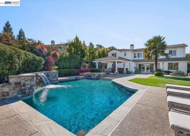 130 Tamarind Ln, Danville, CA 94526