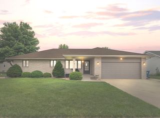 28 Old Farm South Court, Bradley, IL 60915