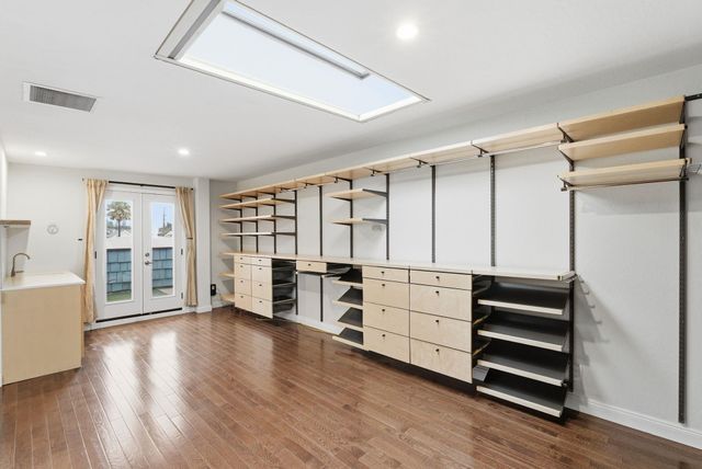 1004 9th Ave, Oakland, CA 94606