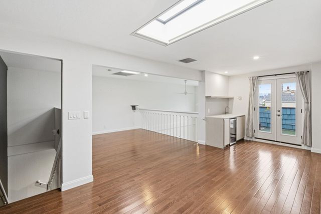 1004 9th Ave, Oakland, CA 94606