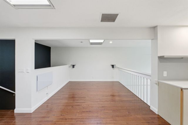 1004 9th Ave, Oakland, CA 94606