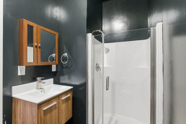 1004 9th Ave, Oakland, CA 94606