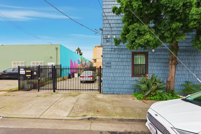 1004 9th Ave, Oakland, CA 94606