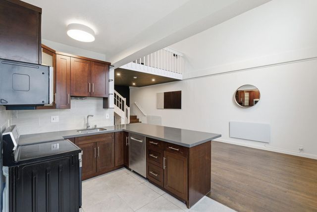 1004 9th Ave, Oakland, CA 94606