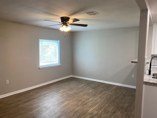 2016 Magnolia Drive, La Marque, TX 77568