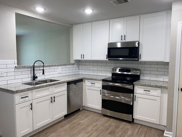 2016 Magnolia Drive, La Marque, TX 77568