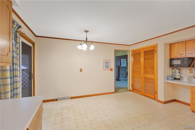 214 Colony Park Drive, Salina, NY 13088