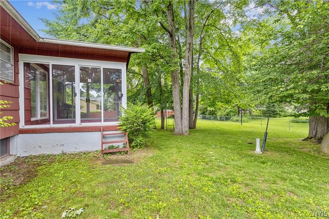 214 Colony Park Drive, Salina, NY 13088