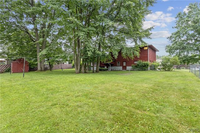 214 Colony Park Drive, Salina, NY 13088