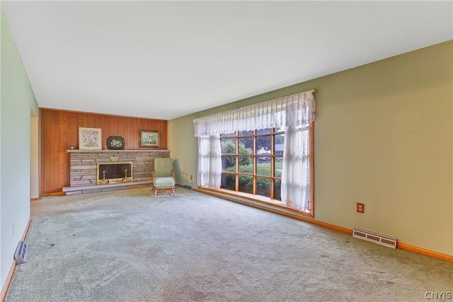 214 Colony Park Drive, Salina, NY 13088
