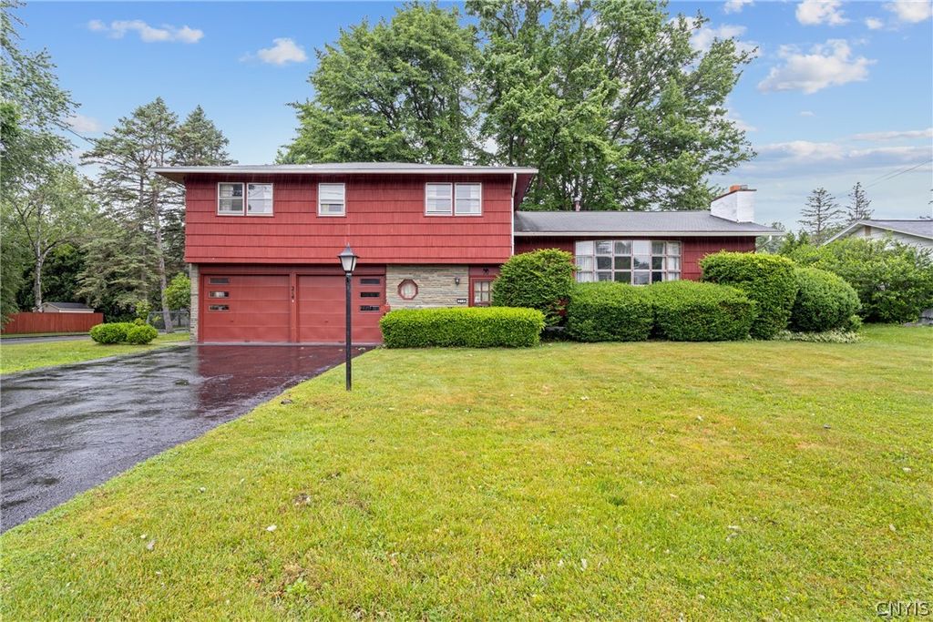 214 Colony Park Drive, Salina, NY 13088