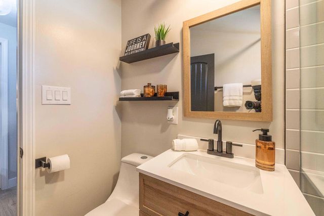 1126 Crags Lane, Fawnskin, CA 92333