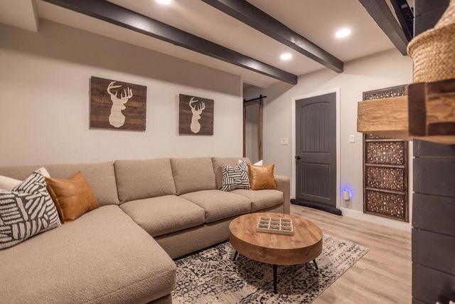 1126 Crags Lane, Fawnskin, CA 92333