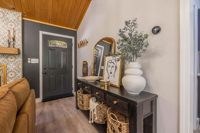 1126 Crags Lane, Fawnskin, CA 92333