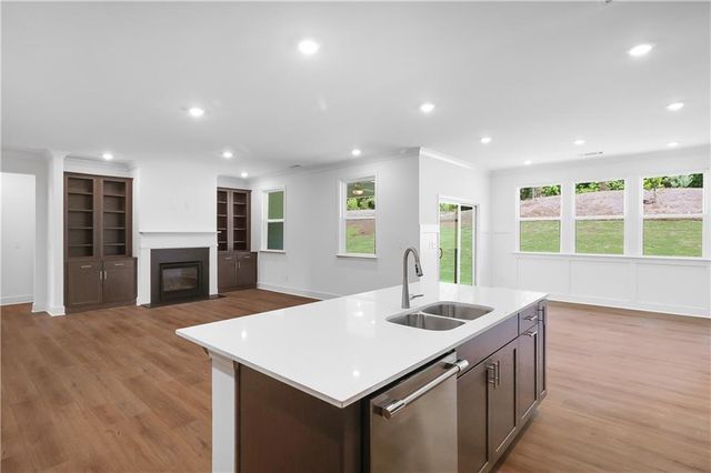 8 Unicoi Trail, Sharpsburg, GA 30277