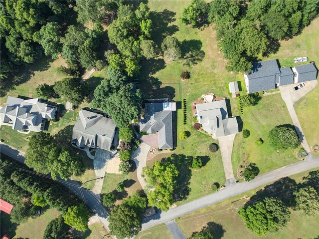 101 Sandy Shores Drive, Townville, SC 29689