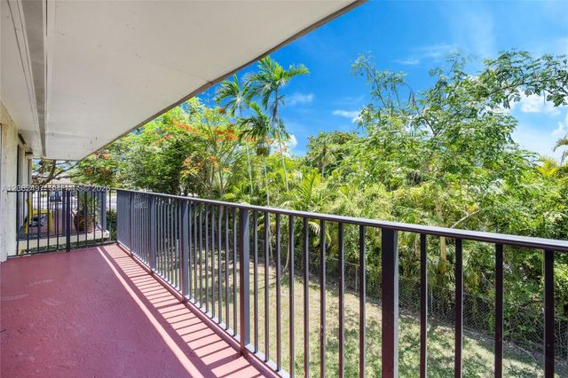 15391 S Dixie Hwy 61, Palmetto Bay, FL 33157
