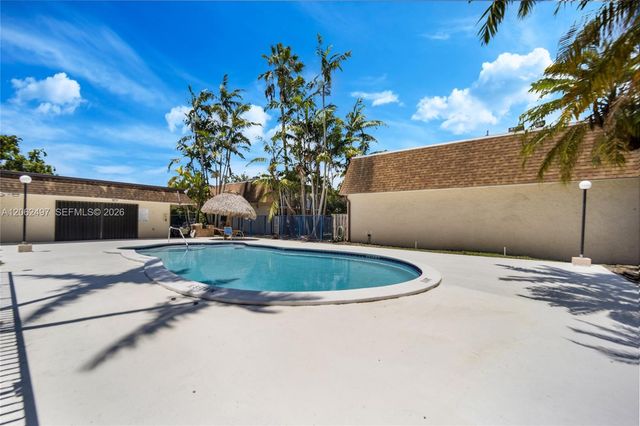 15391 S Dixie Hwy 61, Palmetto Bay, FL 33157