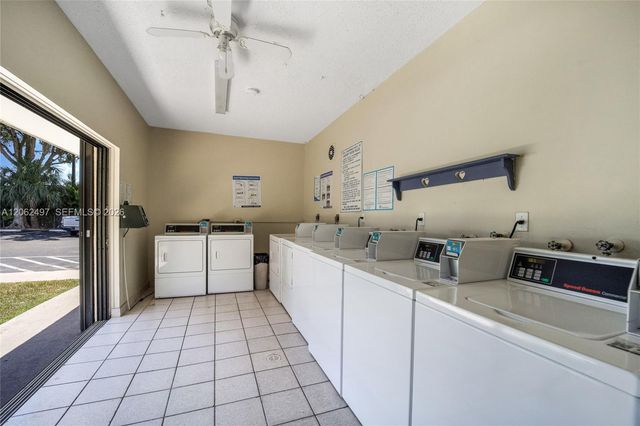 15391 S Dixie Hwy 61, Palmetto Bay, FL 33157