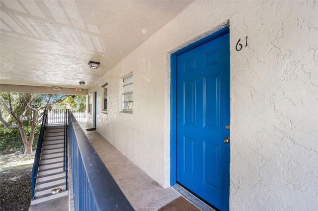 15391 S Dixie Hwy 61, Palmetto Bay, FL 33157
