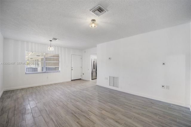 15391 S Dixie Hwy 61, Palmetto Bay, FL 33157