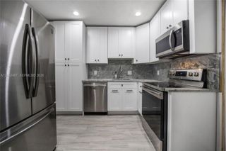 15391 S Dixie Hwy 61, Palmetto Bay, FL 33157
